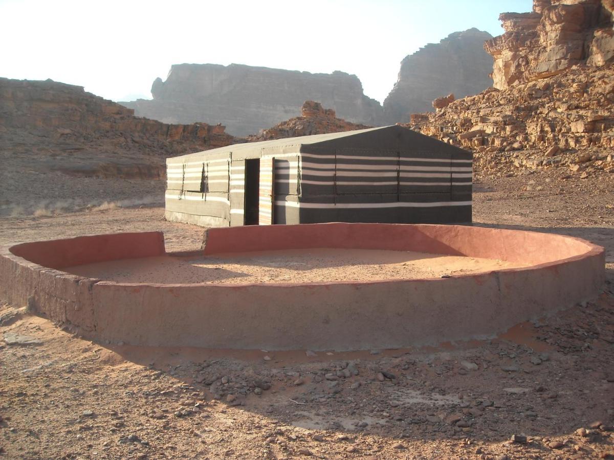 Bedouin House Camp Hotel Wadi Rum Buitenkant foto