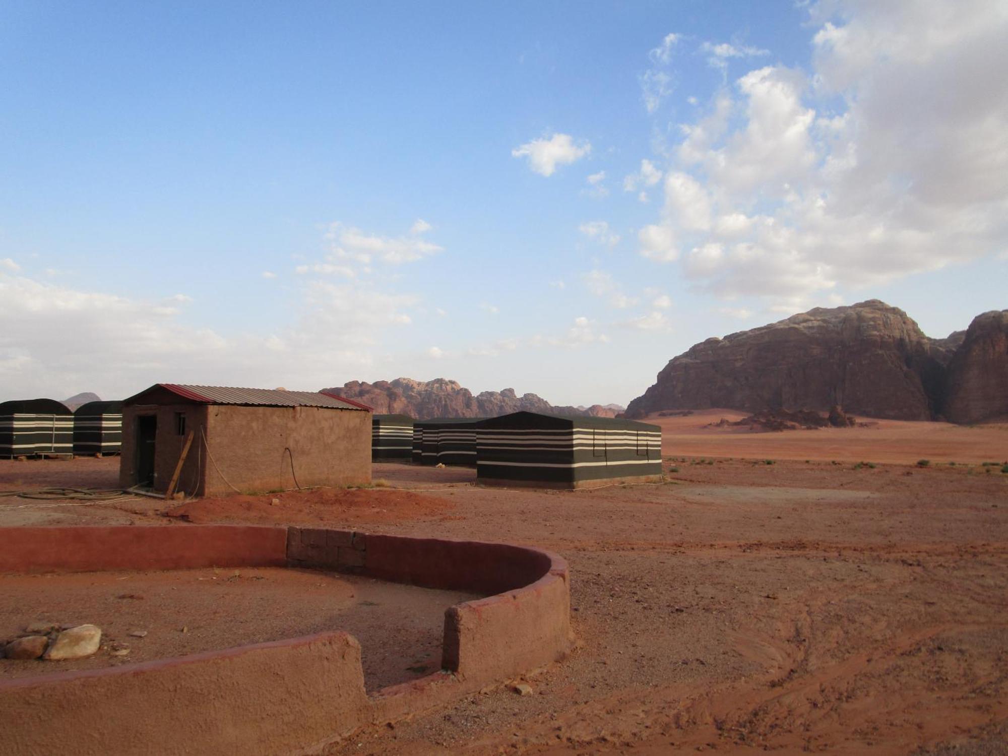 Bedouin House Camp Hotel Wadi Rum Buitenkant foto