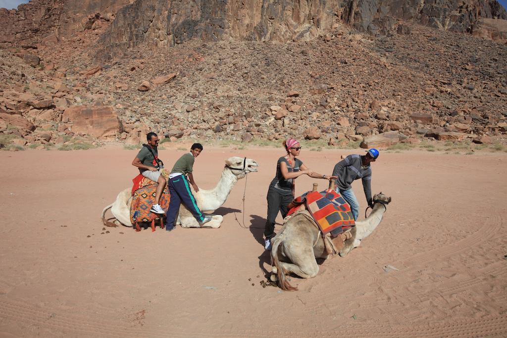 Bedouin House Camp Hotel Wadi Rum Buitenkant foto